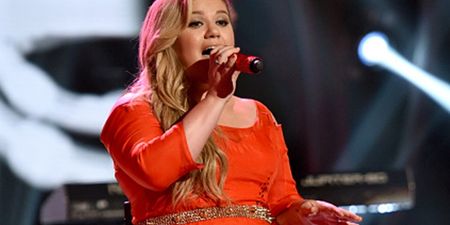 Kelly Clarkson was mistakenly told she had cancer on day of her first Grammys performance