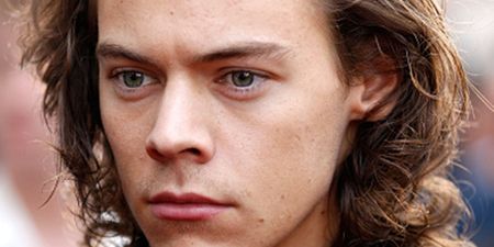 VIDEO: Ouch… Harry Styles Falls Over During Recent Gig
