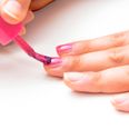 This way to put on nail varnish is GENIUS