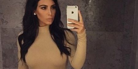 So This Is How Kim Kardashian Perfects Her Selfies….