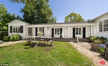 Zooey Deschanel’s House Is As Quirky As You’d Expect