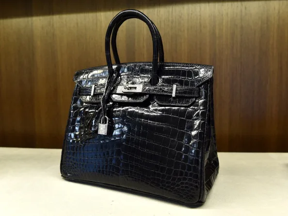 $300,000 handbags no crock, Farm Online