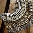 PIC: Here’s How To Choose The Right Necklace For Every Neckline