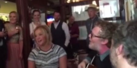 WATCH: Amy Schumer And Glen Hansard Had A Sing-Song In A Pub In Dublin This Week