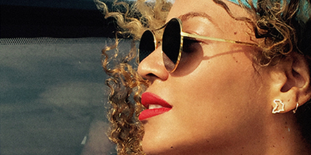 Beyoncé Shares Stunning No Make-Up Selfie