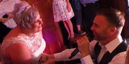 One Wedding Had a VERY Special Musical Guest Last Night