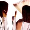 This Tip To Clean Your Makeup Brushes In Seconds Is A Life Saver
