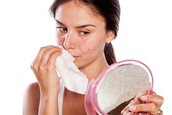 So according to experts, this is the right way to use a face wipe