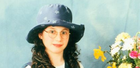 This Irish girl’s Confirmation picture may be the most 90s thing we’ve ever seen