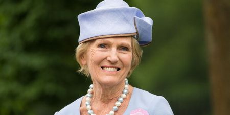 Mary Berry unveils new chic hairdo and the internet is going wild for it