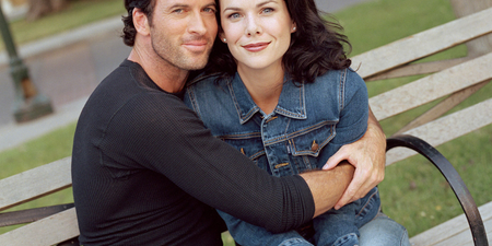 New teaser image for the ‘Gilmore Girls’ reunion reminds us of the show’s most romantic moment