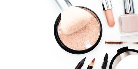 The thing we’re all doing wrong when it comes to applying setting powder
