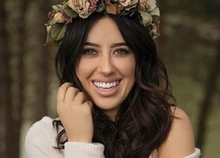 Lottie Ryan has wed her long-term love in Italy
