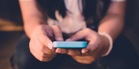 Woman divorces husband over ignored text messages