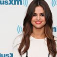 Selena Gomez’s necklace shows what she really thinks about Trump