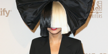 Sia shares nude picture of herself before paparazzi sold it online