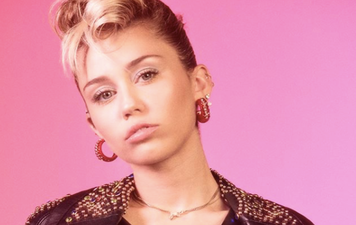 People are convinced Miley Cyrus is pregnant because of this photo