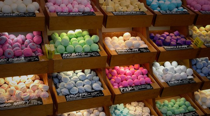 Order lush 2024 bath bombs