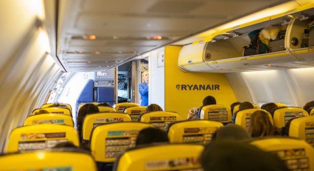 Ryanair flight forced to turn back to airport after 15 minutes over row between passengers