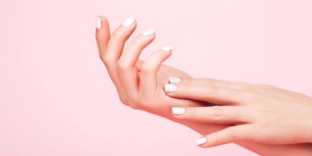 Dip powder nails! 2018’s first manicure trend is stunning