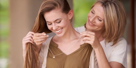 Mum made her wedding ring into necklace for her daughter for sweet reason