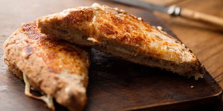 Apparently this is how you make the ‘perfect’ cheese toastie… and no