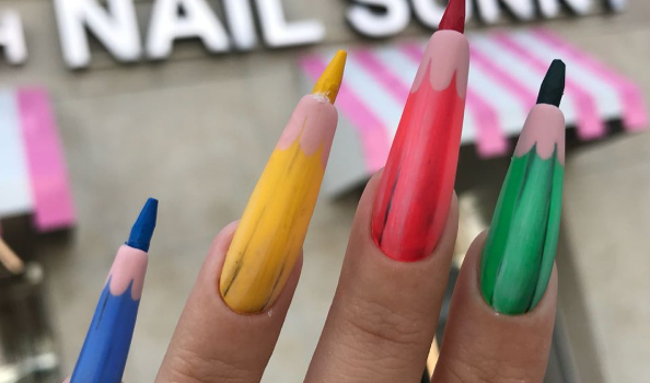 colouring pencil nails