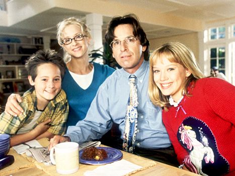 There was a Lizzie McGuire family reunion and everyone looks oddly the same