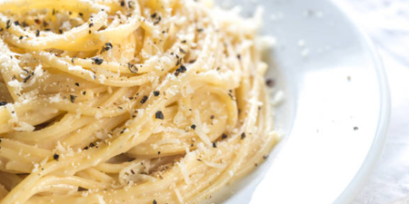 This super simple pasta recipe is your saviour if you’re stuck for time