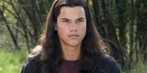 Taylor Lautner marks 10 years of Twilight with a hilarious meme about Kendall Jenner