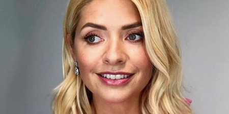 ‘Frumpy’ – Holly Willoughby’s €60 Mango dress didn’t impress fans on today’s This Morning