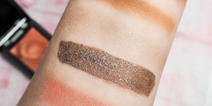 Woman asks her boyfriend to take a ‘makeup swatch’ and honestly, the result is to be expected