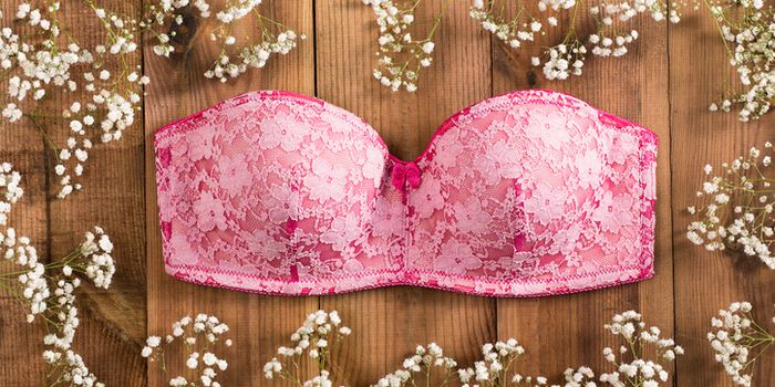 There's FINALLY a strapless bra gals with big boobs are vouching for