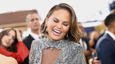 Chrissy Teigen and Princess Beatrice started chatting on Twitter and the world can’t deal
