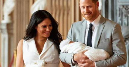 This is apparently the reason why Meghan Markle DIDN’T hold baby Archie in the first official photo