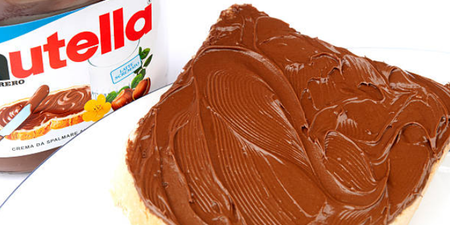 A shop is selling a 1kg jar of Nutella for less than €5