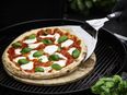 Want to go all out this bank holiday weekend? Here’s how to make pizza on the barbecue
