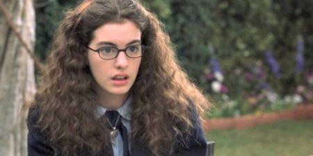 Anne Hathaway has revealed that her fall in The Princess Diaries was an accident