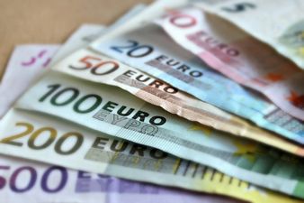 A new study has suggested men feel happy if they earn more than their wives