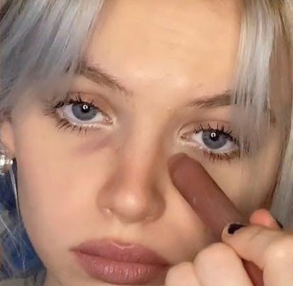 The latest TikTok beauty trend is drawing on under eye bags to look tired Her.ie