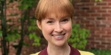 Ellie Kemper apologises for taking part in “unquestionably racist” ball