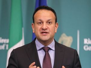 Government set to discuss possibility of easing close contact rules