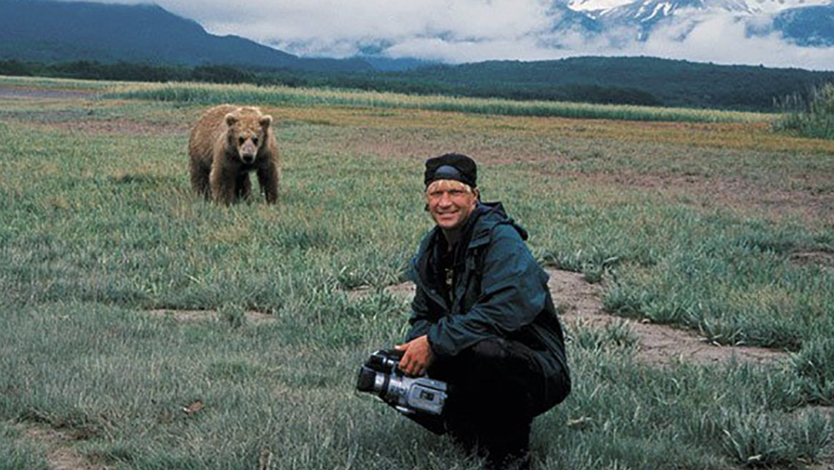 Grizzly Bear Charges At Guided Alaskan Tour in Harrowing Video