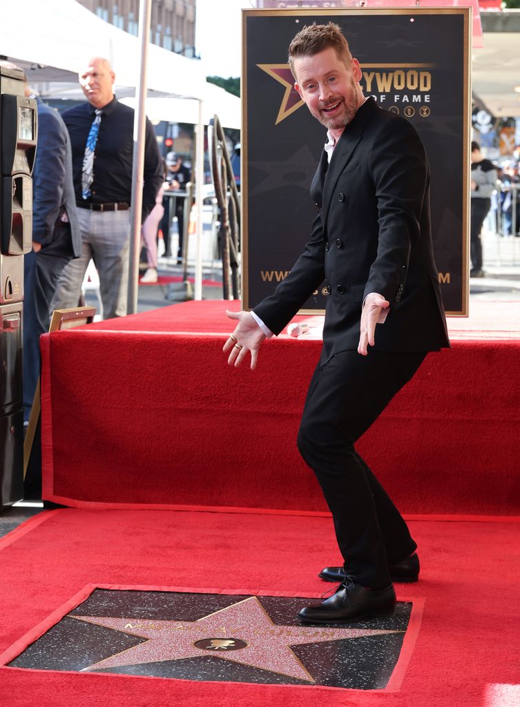 Macaulay Culkin received an early Christmas present!
The actor who played Kevin McCallister in Home Alone was honoured with his own star on the Hollywood Walk of Fame.
